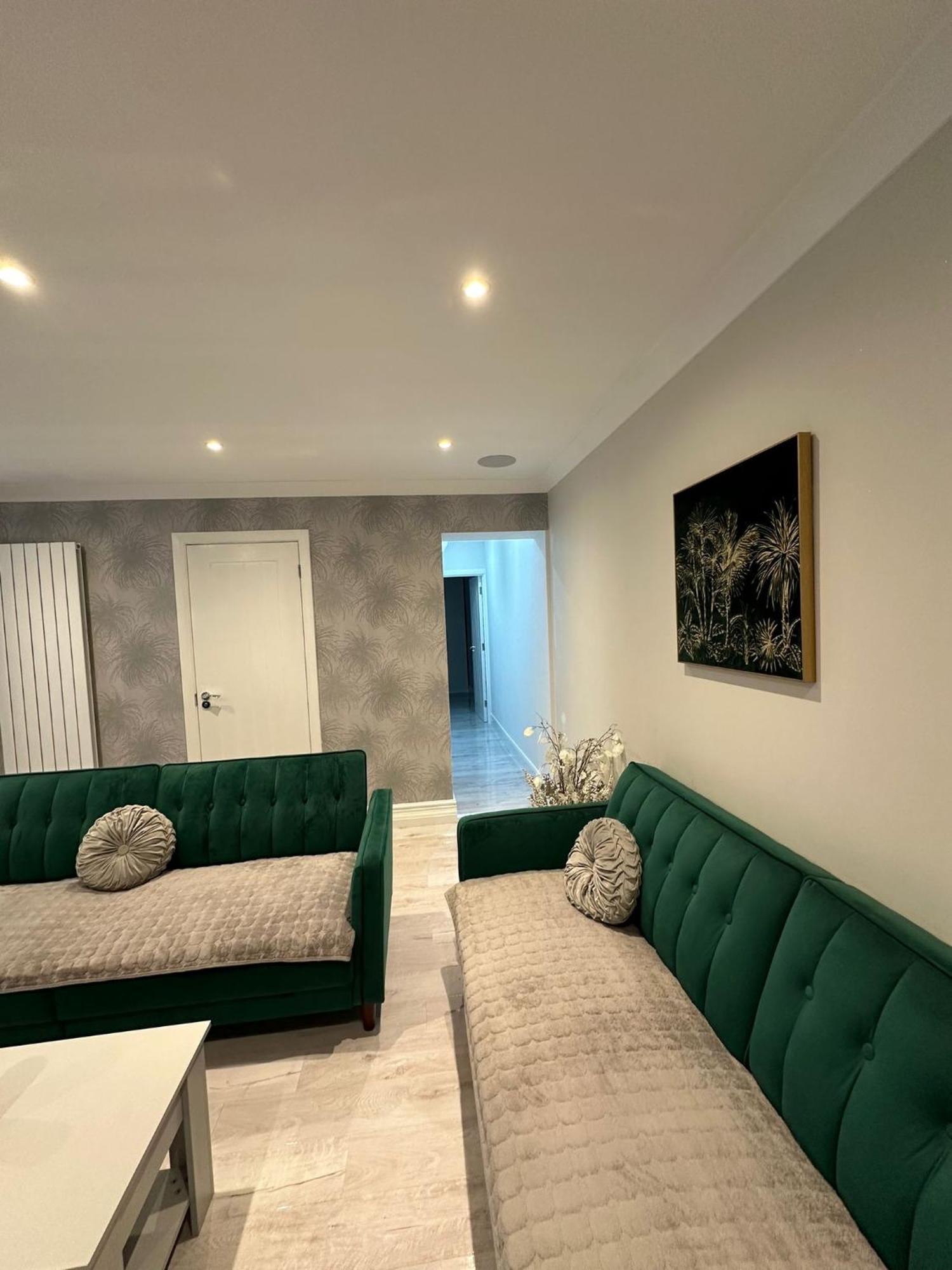 Luxury House Apartment กรีนฟอร์ด ภายนอก รูปภาพ
